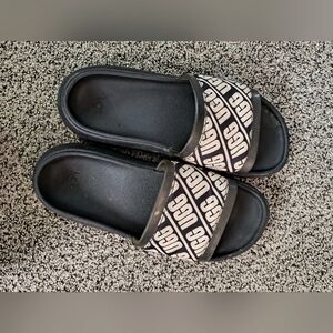 Ugg slides